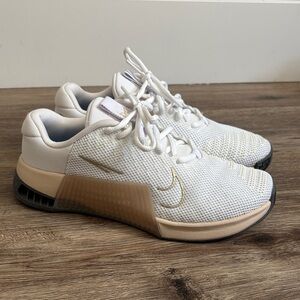 Nike Metacon White and Cream Athletic Shoes